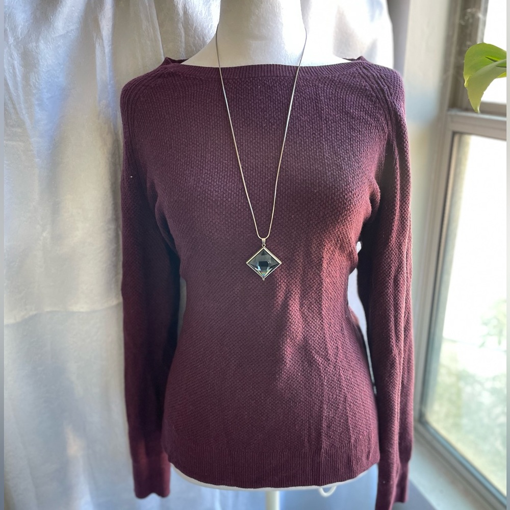 Gap sweater
